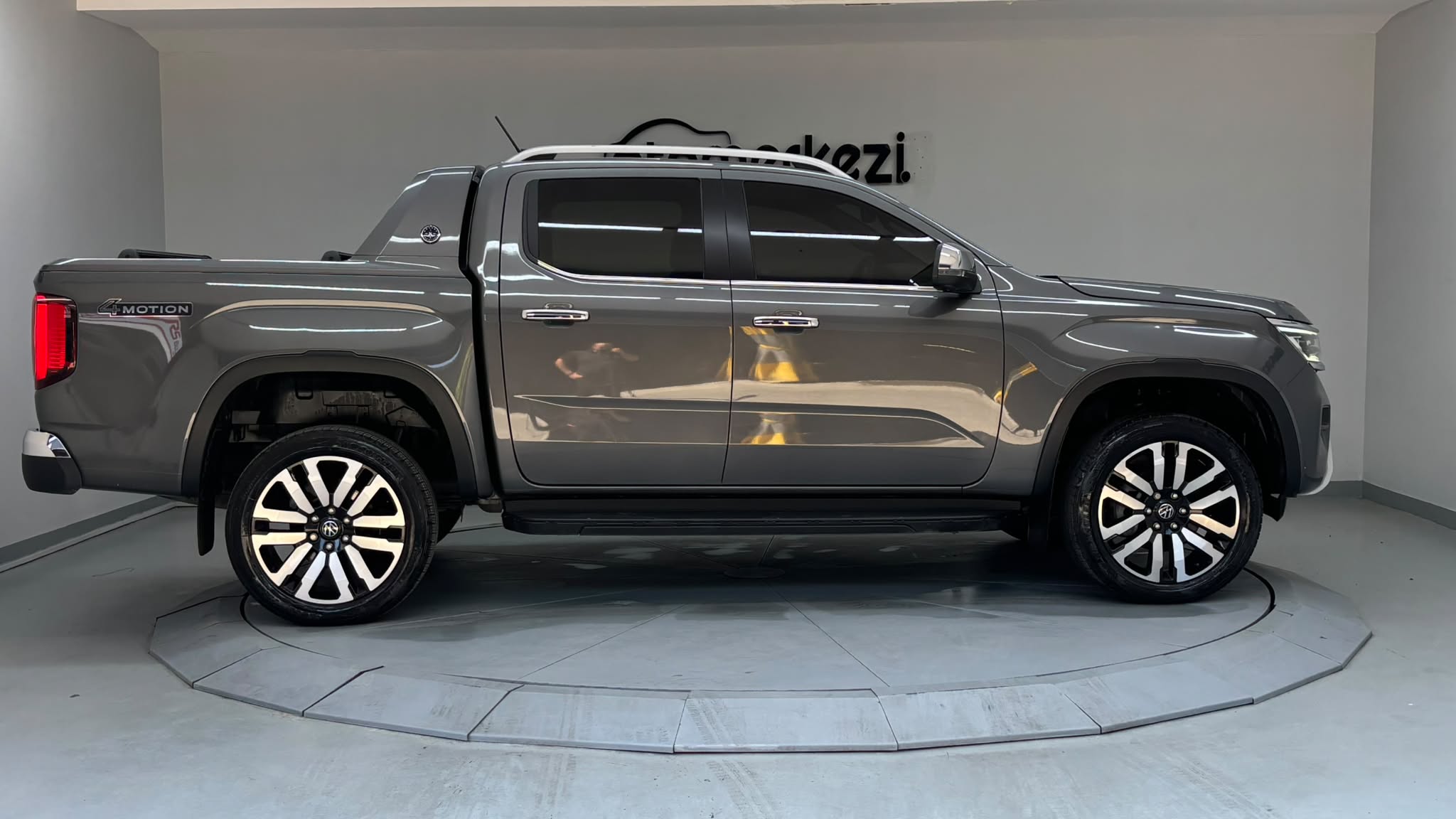VOLKSWAGEN AMAROK 8